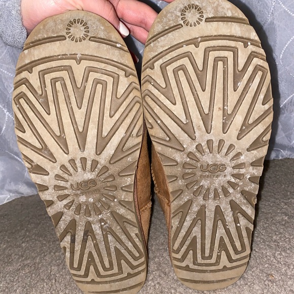 UGG tall chestnut boots - Picture 3 of 3